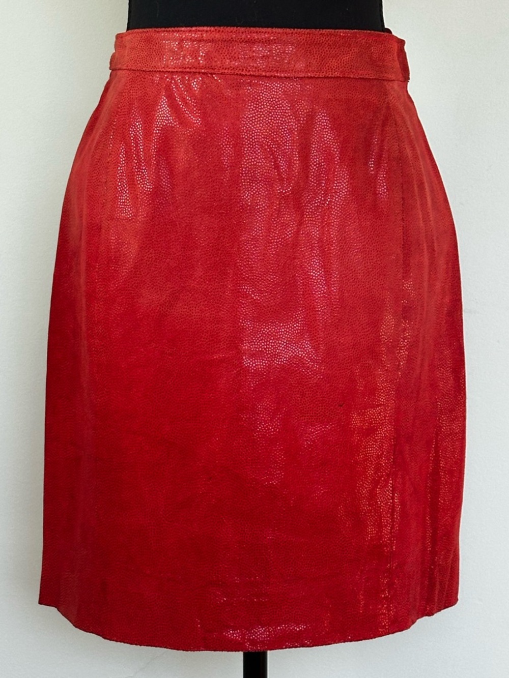 Chic Red Nico Leather Textured Suede Skirt | 🇨🇦 Made